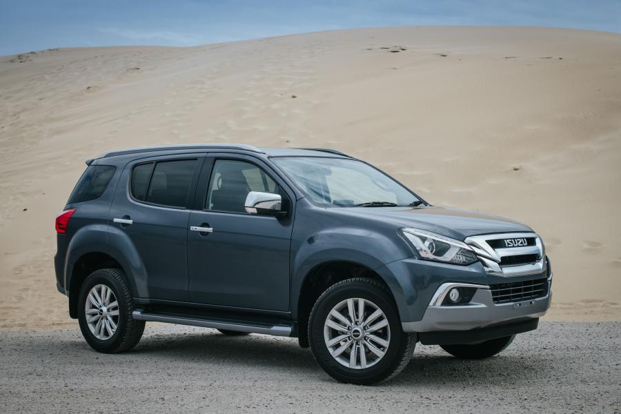  Isuzu MU-X 2018 года  (ZA) (фото 1 из 40)